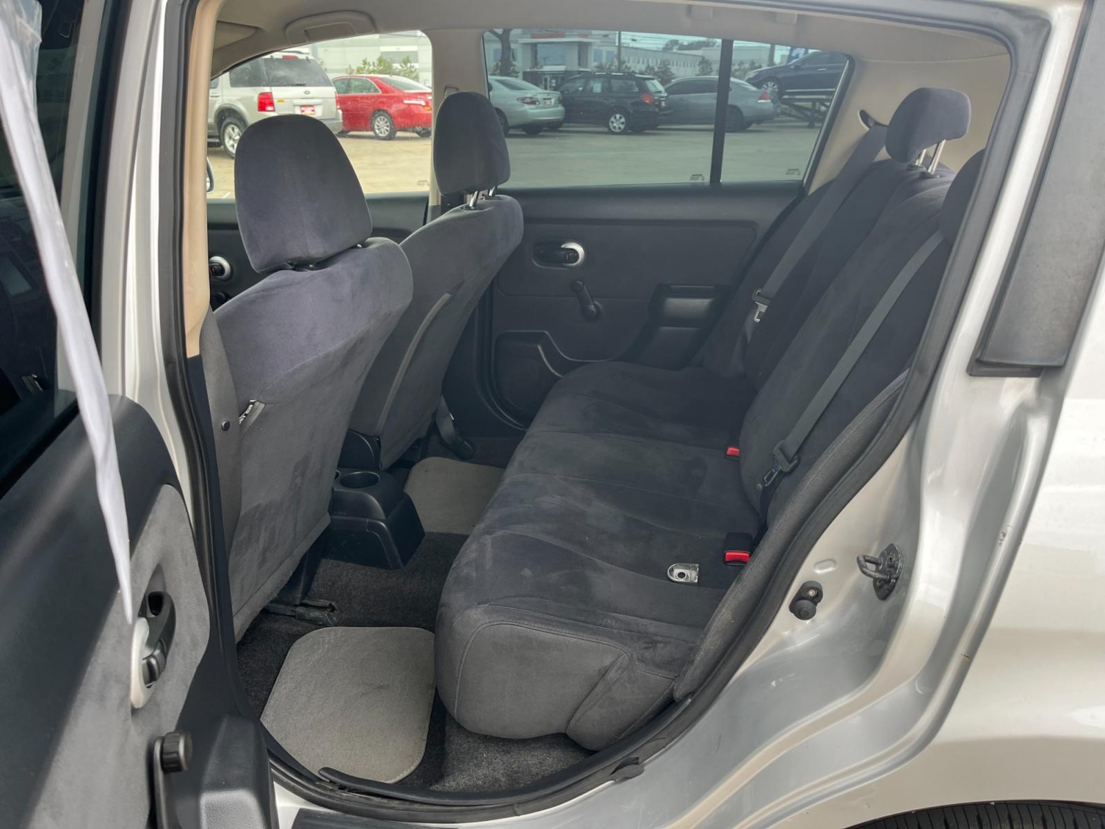 2009 SILVER /black Nissan Versa 1.8 S Hatchback (3N1BC13E09L) with an 1.8L L4 DOHC 16V engine, Manual transmission, located at 14700 Tomball Parkway 249, Houston, TX, 77086, (281) 444-2200, 29.928619, -95.504074 - Photo #9
